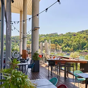 Otel Novotel Centre-confluence Bord De Saone ****